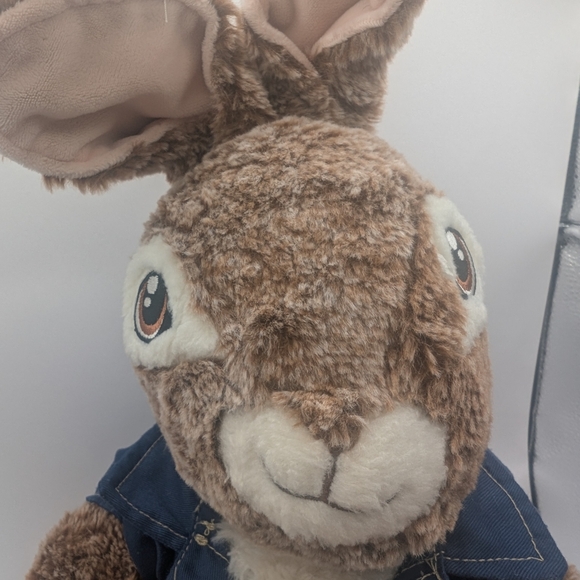 Peter Rabbit stuffed plush with blue jacket - Picture 2 of 5